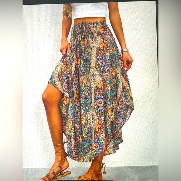 Dresses & Skirts - New Paisley Print Maxi Skirt